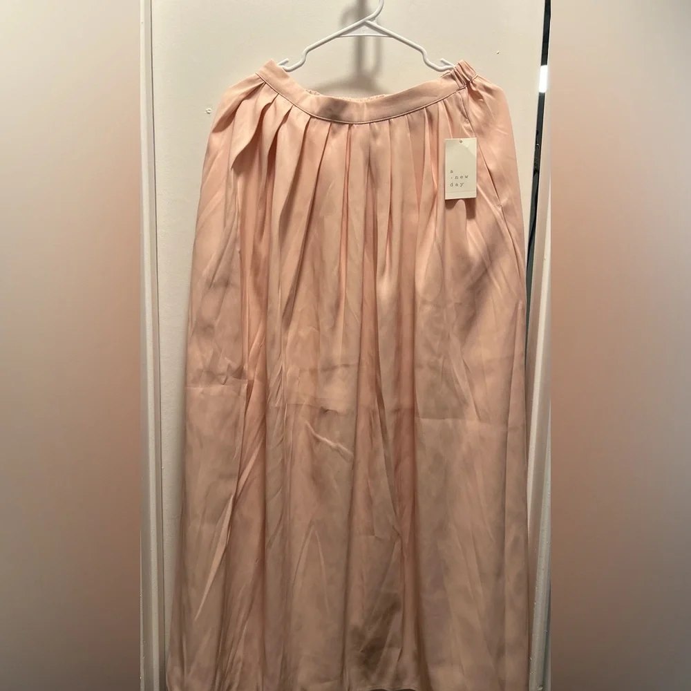 Elegant Pink Skirt - Picture 9 of 10